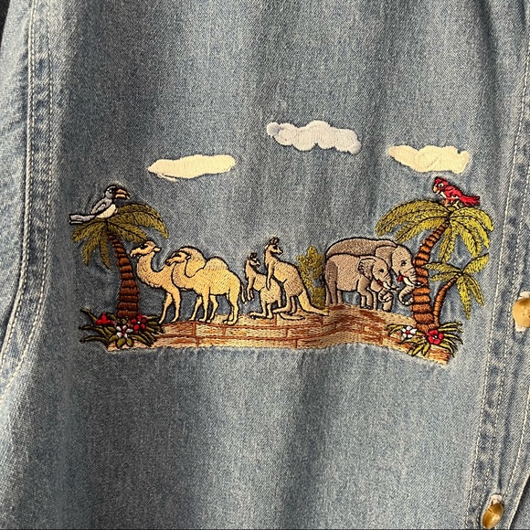 Let’s Quizz Again New York Noah’s Ark Embroidery Blue Jean Button Down Sz Medium - Picture 5 of 10